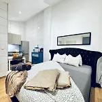 Apartment Cozy In Area *