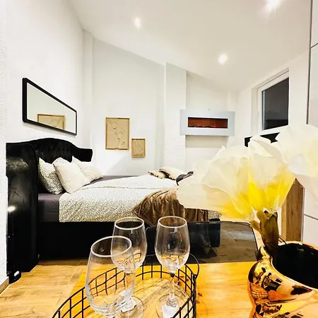 Cozy Studio Apartment In Central Area クロスターノイブルク